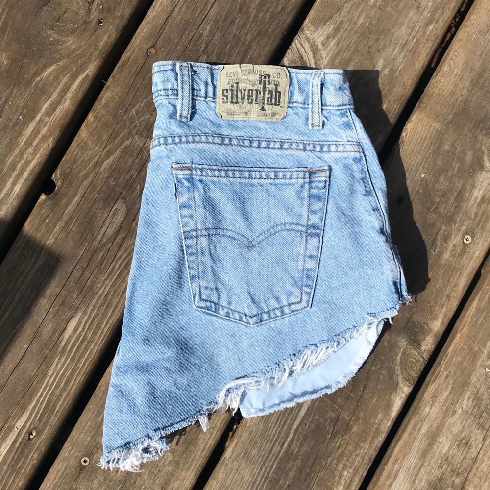 ❤️ Levi denim shorts!! ❤️ size 7/8